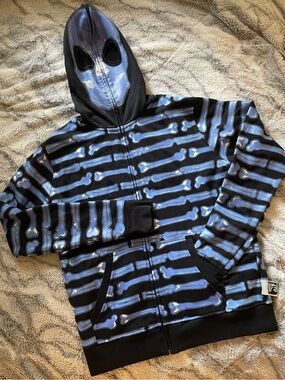 Vintage Hot Topic/Social Collision Skull and Bones Full Zip